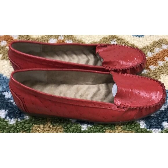 Woman’s Red Loafers Size 9 - Picture 3 of 4